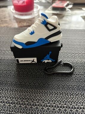 Air Jordan Sneaker Keychain - White & Blue